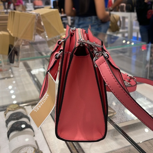 MICHAEL KORS
Sheila Small Faux Saffiano Leather Satchel
Tea Rose 
NWT - Picture 8 of 16